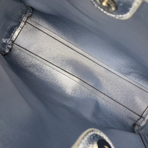 FUN Holographic Handbag Purse Tote - Picture 8 of 10